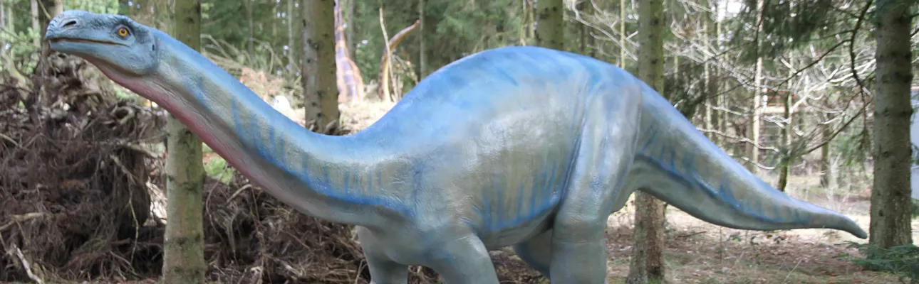 Siehe Plateosaurus und viele andere Dinosaurier im GIVSKUD ZOO.