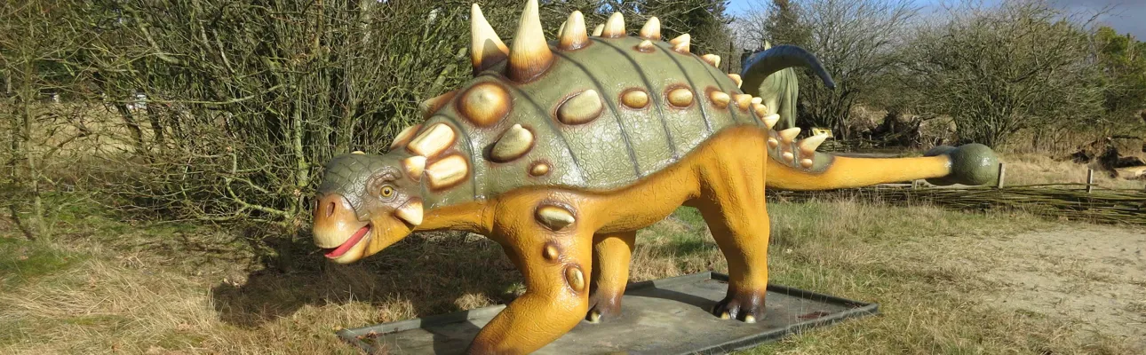See the Euoplocephalus and many other dinosaurs at GIVSKUD ZOO.
